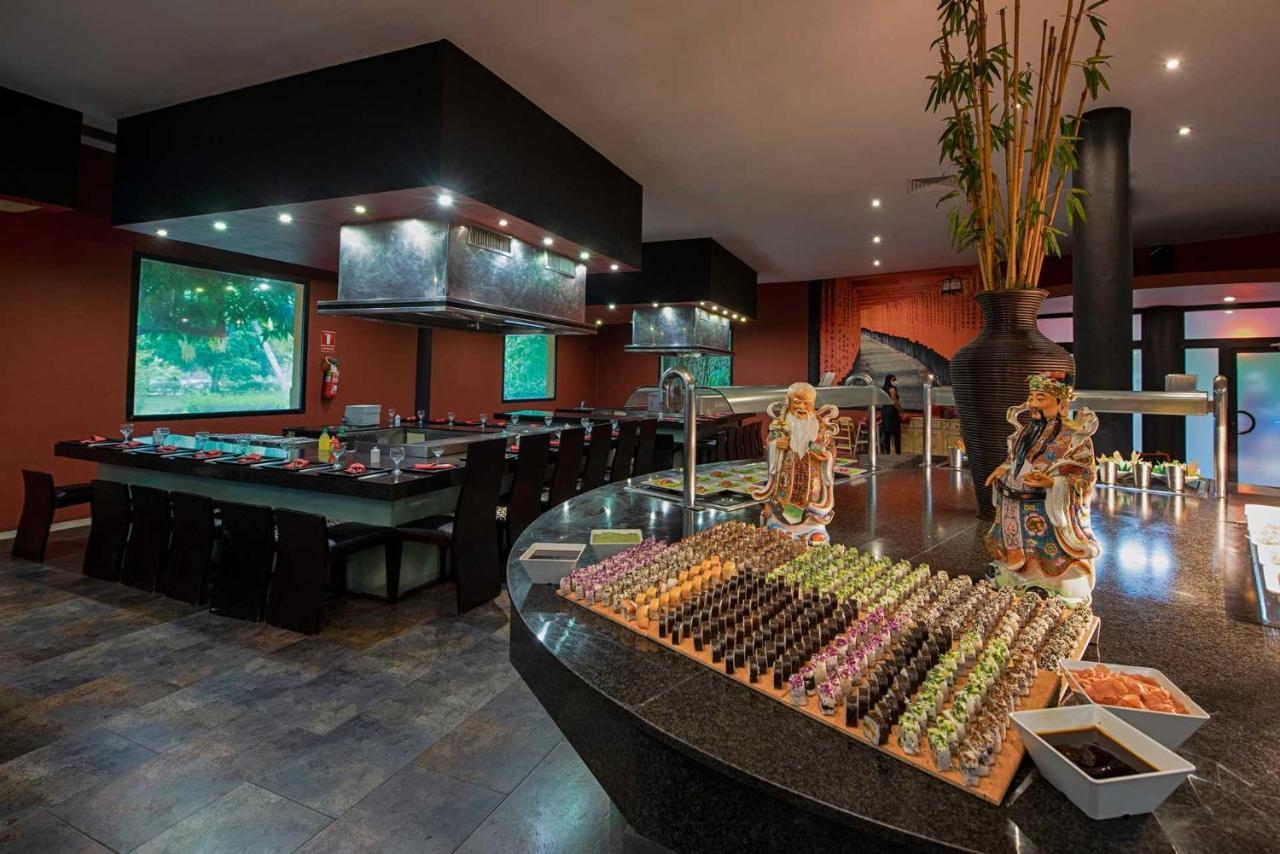 Grand Sirenis Punta Cana Resort & Aquagames Uvero Alto Εξωτερικό φωτογραφία Restaurant at Iberostar Grand Hotel